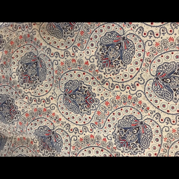 White Pattern Button-up - Picture 3 of 3